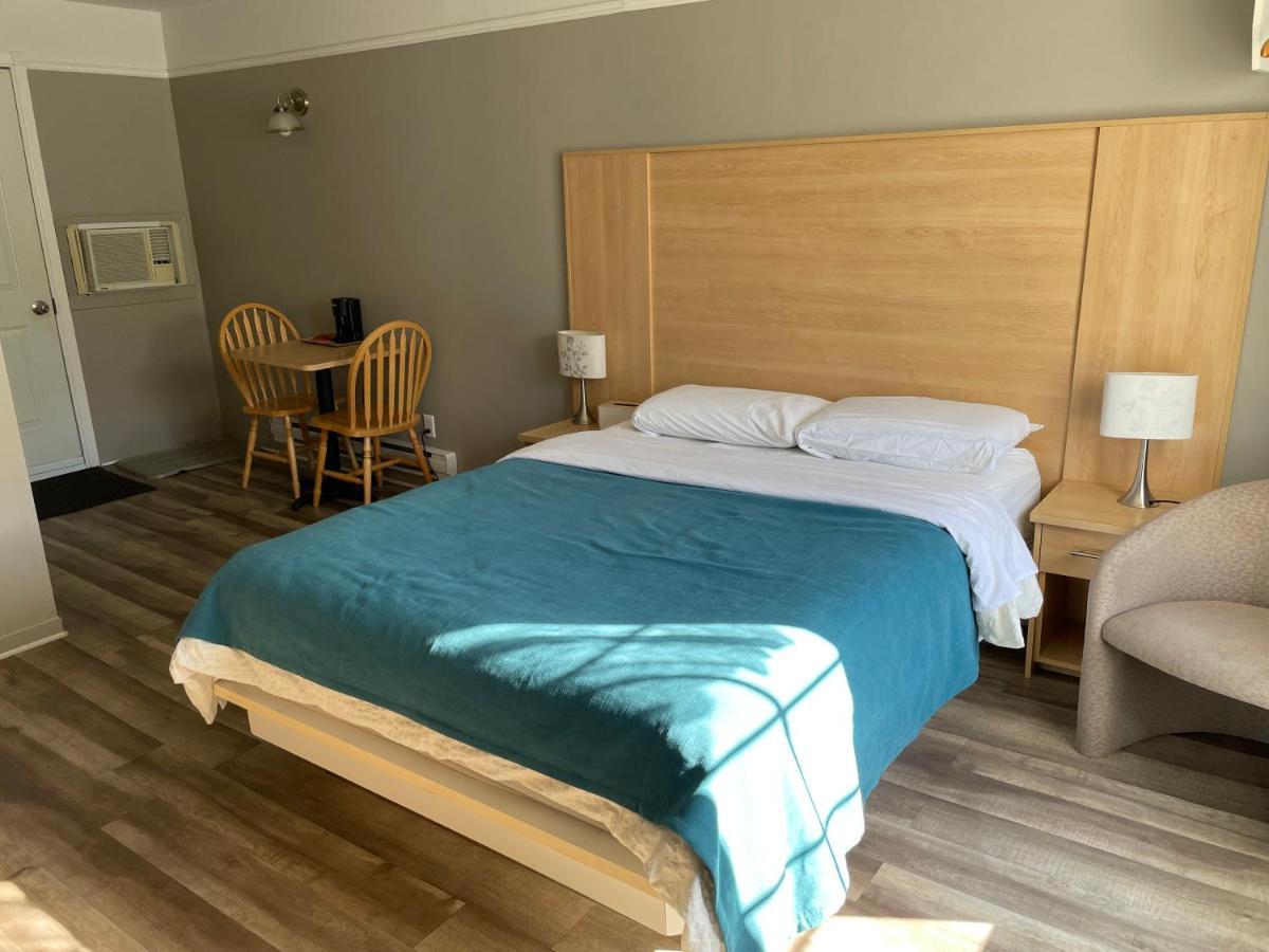 Motel Au P'Tit Sapin Mirabel Eksteriør billede