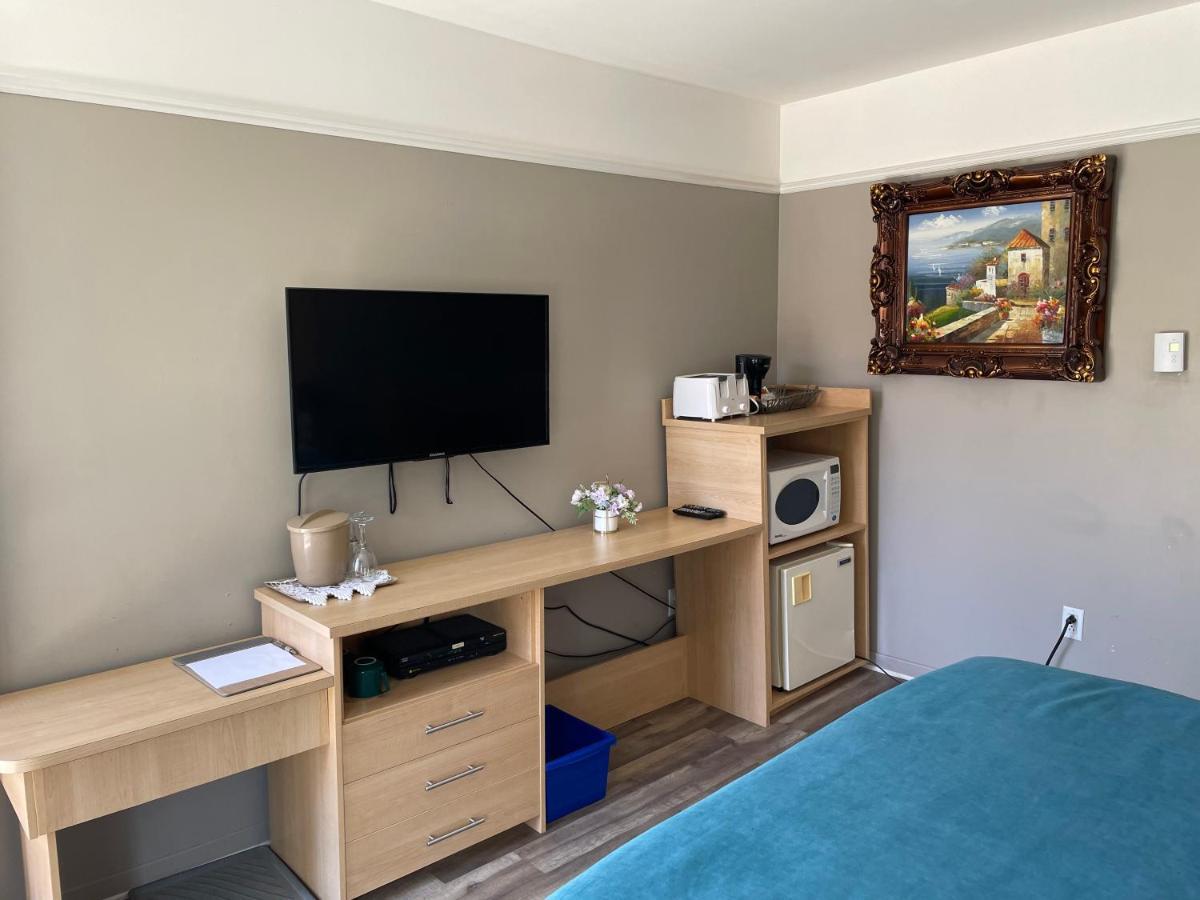 Motel Au P'Tit Sapin Mirabel Eksteriør billede