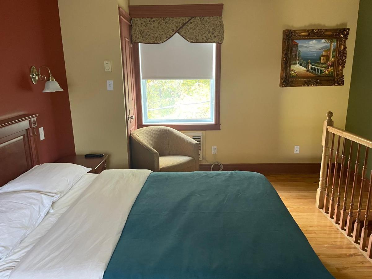 Motel Au P'Tit Sapin Mirabel Eksteriør billede