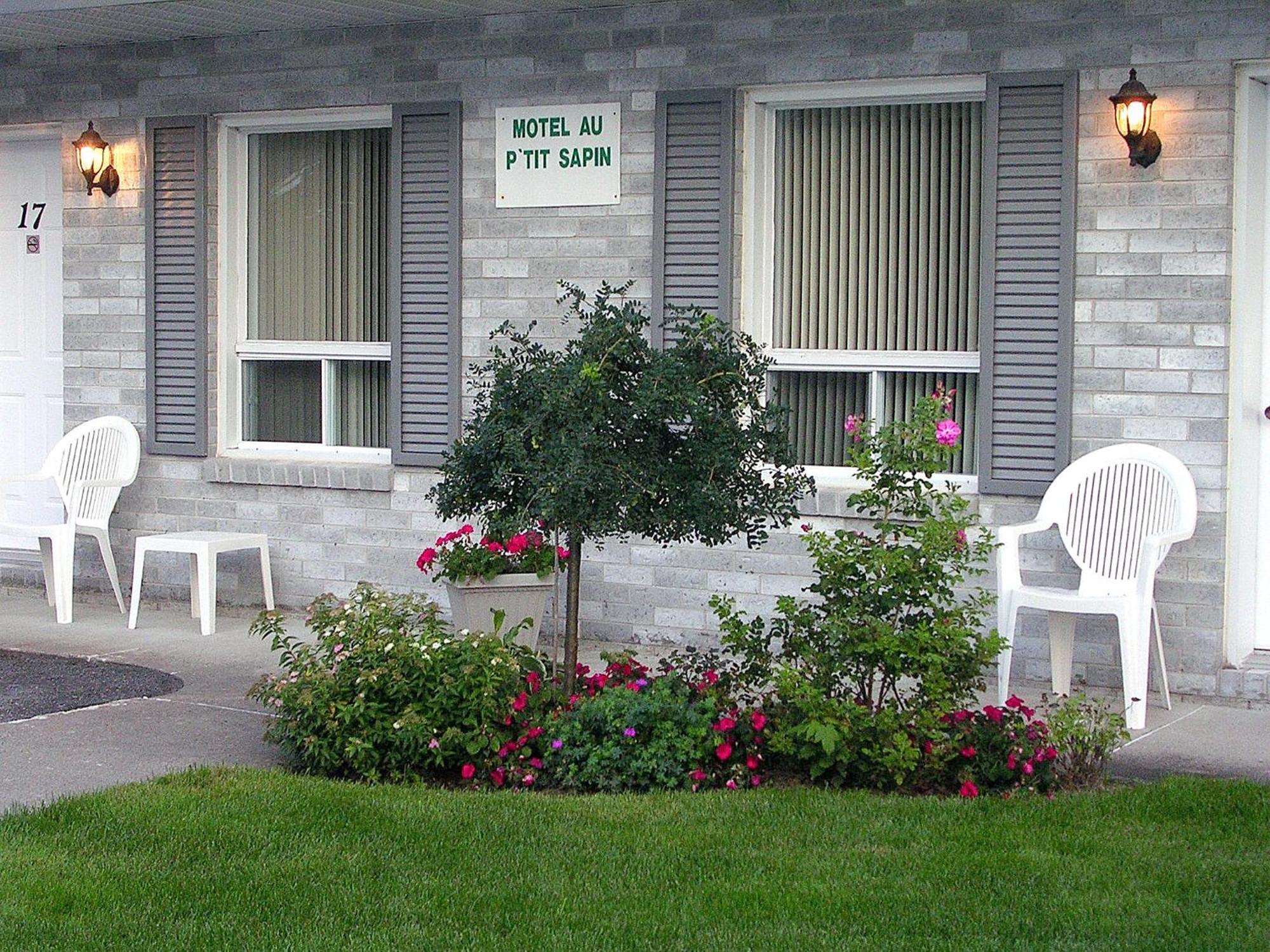 Motel Au P'Tit Sapin Mirabel Eksteriør billede